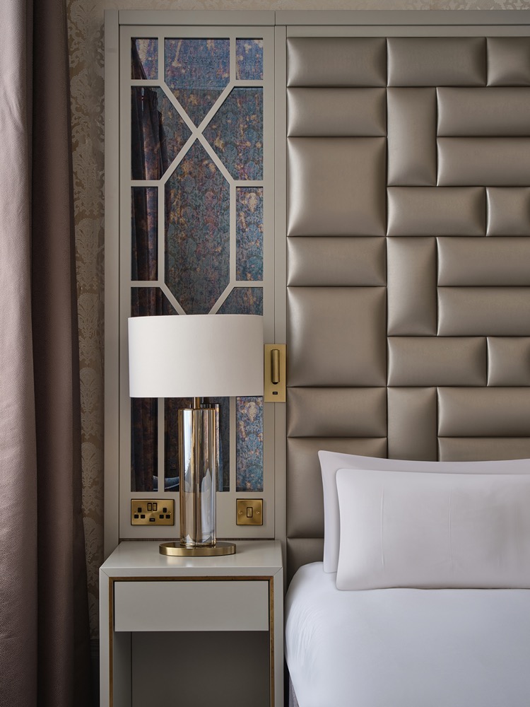 Side table lamp