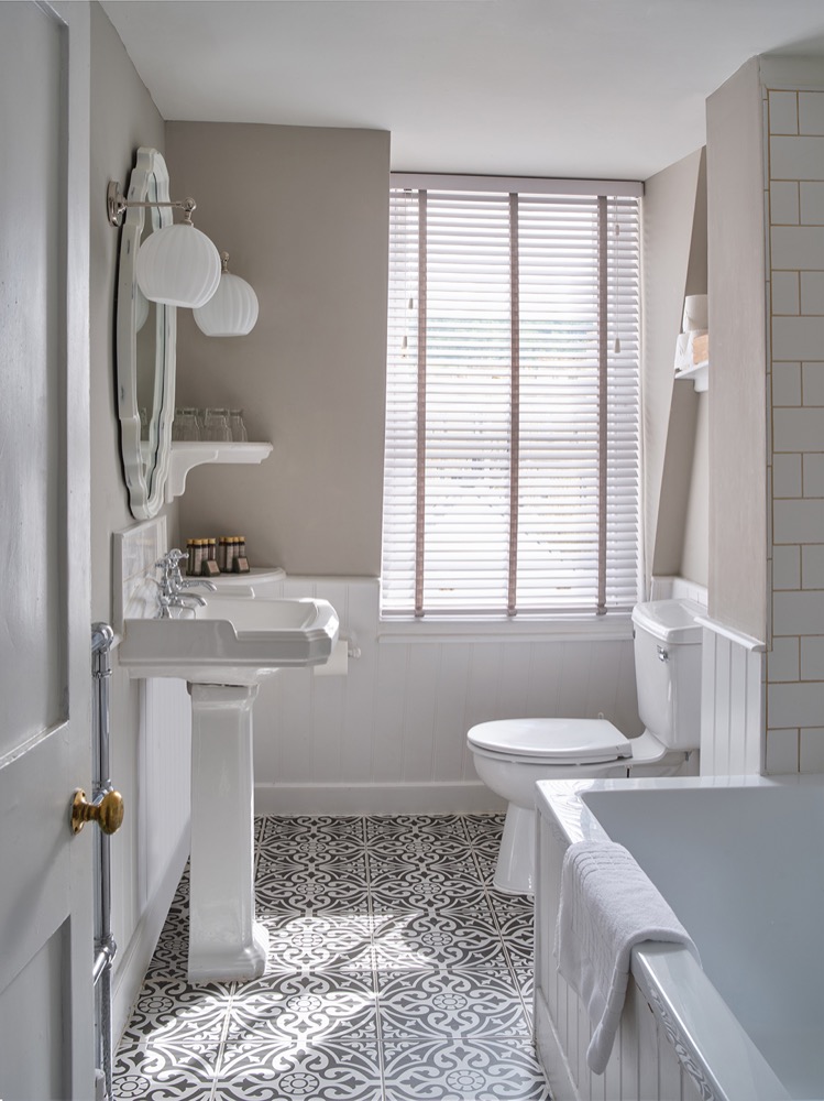 Radisson Individuals Bath