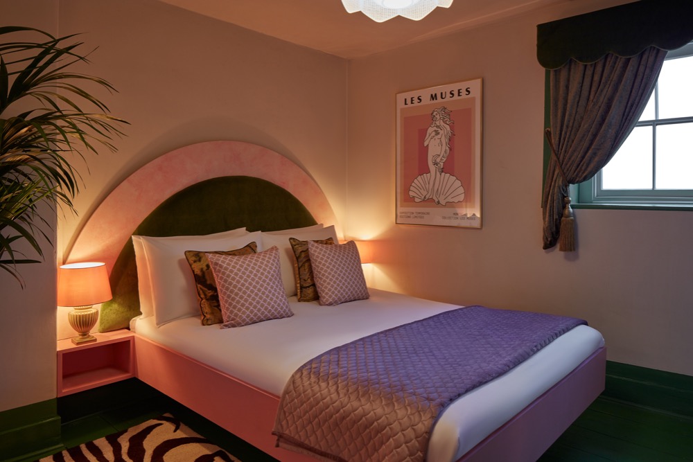 bedroom of The George Heart
